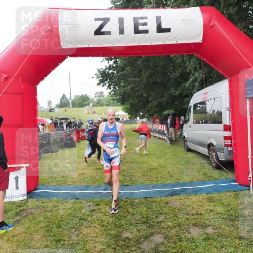 21.06.2025 - 27. Vierlanden-Triathlon MichiJ http://msf.ph/oto/8047974 15.06.2026 14:16:07 Ziel 1173, 1277 meine-sportfotos.de