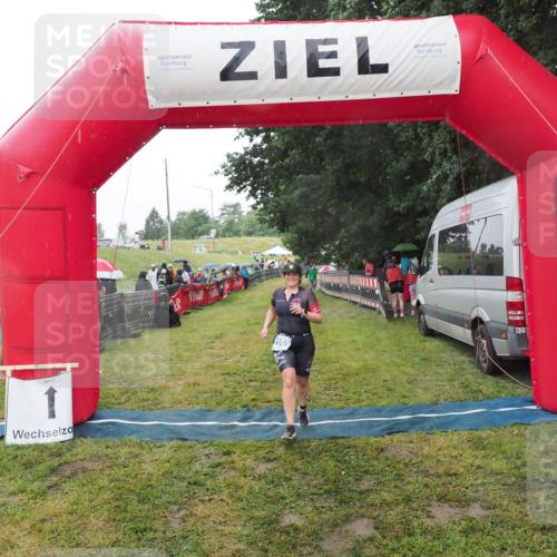 21.06.2025 - 27. Vierlanden-Triathlon MichiJ http://msf.ph/oto/8048089 15.06.2026 14:17:46 Ziel 1169 meine-sportfotos.de