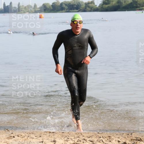 15.06.2025 - 27. Vierlanden-Triathlon Lena Gebhardt http://msf.ph/oto/8048276 15.06.2025 09:00:56 Schwimmen 217 meine-sportfotos.de