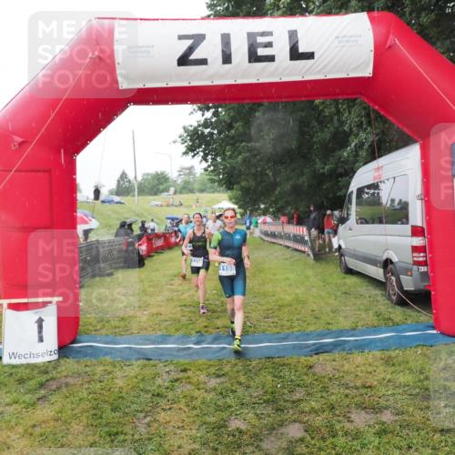 21.06.2025 - 27. Vierlanden-Triathlon MichiJ http://msf.ph/oto/8048383 15.06.2026 14:19:36 Ziel 1198, 1200, 1265, 1303 meine-sportfotos.de