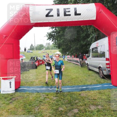 21.06.2025 - 27. Vierlanden-Triathlon MichiJ http://msf.ph/oto/8048387 15.06.2026 14:19:36 Ziel 1198, 1200, 1265, 1303 meine-sportfotos.de