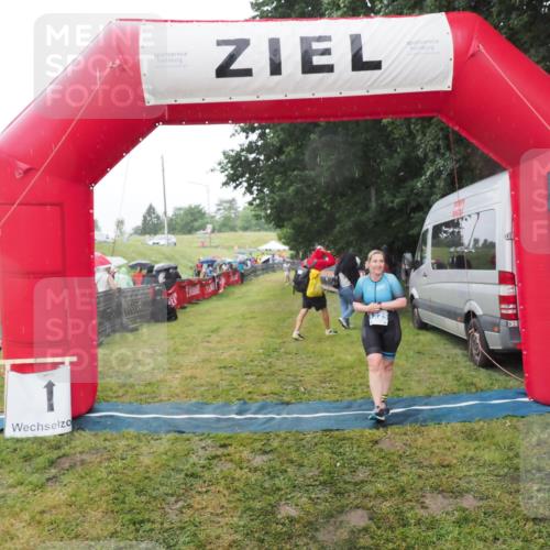 21.06.2025 - 27. Vierlanden-Triathlon MichiJ http://msf.ph/oto/8048611 15.06.2026 14:20:42 Ziel 1225, 1285 meine-sportfotos.de