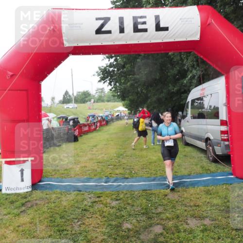 21.06.2025 - 27. Vierlanden-Triathlon MichiJ http://msf.ph/oto/8048613 15.06.2026 14:20:43 Ziel 1225 meine-sportfotos.de