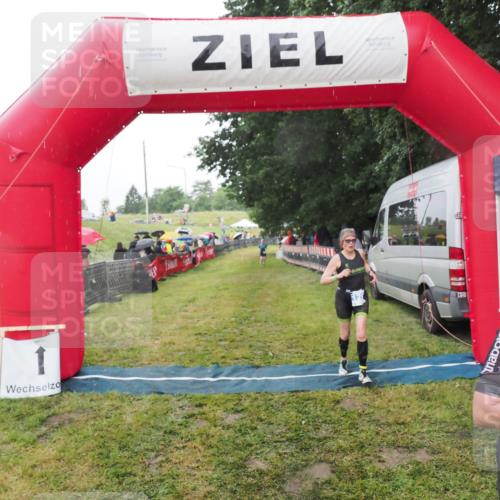 21.06.2025 - 27. Vierlanden-Triathlon MichiJ http://msf.ph/oto/8048877 15.06.2026 14:22:14 Ziel 1201, 1263, 1315 meine-sportfotos.de