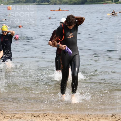 15.06.2025 - 27. Vierlanden-Triathlon Lena Gebhardt http://msf.ph/oto/8049812 15.06.2025 09:55:19 Schwimmen 299, 306, 311, 316, 327, 335, 348, 353 meine-sportfotos.de