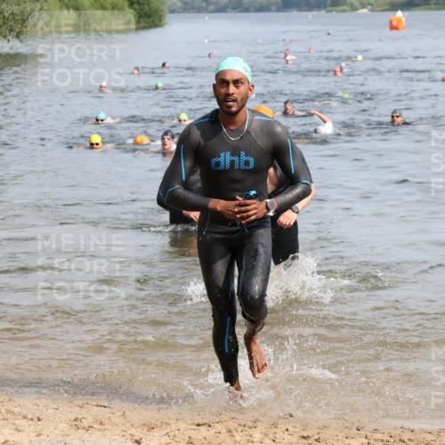 15.06.2025 - 27. Vierlanden-Triathlon Lena Gebhardt http://msf.ph/oto/8050028 15.06.2025 09:56:15 Schwimmen 260, 277, 285, 314, 315, 323, 349, 357, 438 meine-sportfotos.de