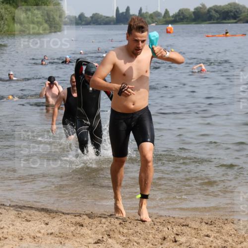 15.06.2025 - 27. Vierlanden-Triathlon Lena Gebhardt http://msf.ph/oto/8050143 15.06.2025 09:56:45 Schwimmen 254, 258, 275, 276, 281, 286, 301, 320, 341 meine-sportfotos.de