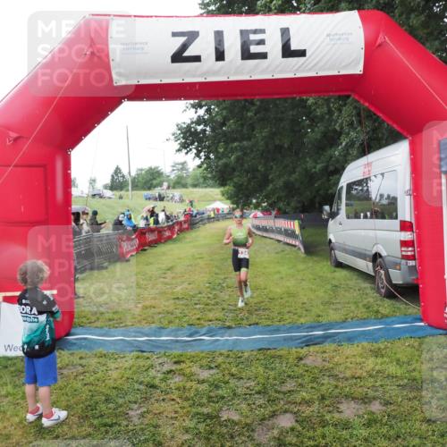 21.06.2025 - 27. Vierlanden-Triathlon MichiJ http://msf.ph/oto/8051013 15.06.2026 15:15:53 Ziel 1343 meine-sportfotos.de