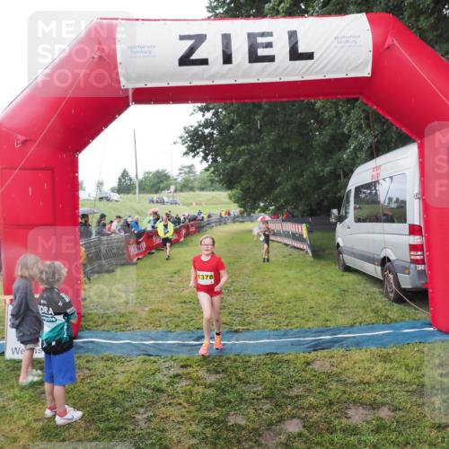21.06.2025 - 27. Vierlanden-Triathlon MichiJ http://msf.ph/oto/8051125 15.06.2026 15:17:28 Ziel 1378, 1391 meine-sportfotos.de