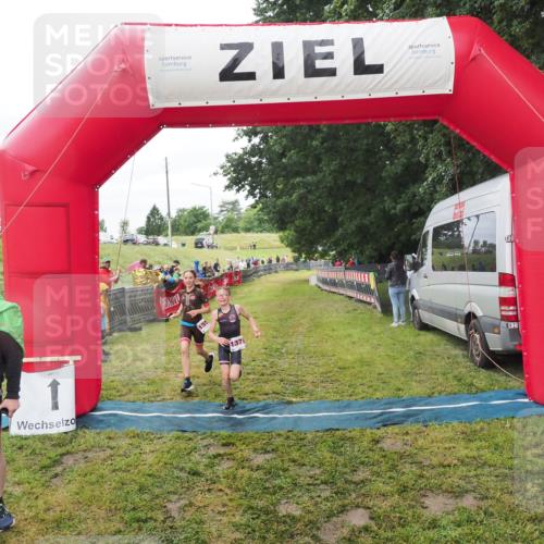 21.06.2025 - 27. Vierlanden-Triathlon MichiJ http://msf.ph/oto/8051412 15.06.2026 15:25:00 Ziel 1352, 1370 meine-sportfotos.de