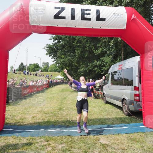 15.06.2025 - 27. Vierlanden-Triathlon KatJ http://msf.ph/oto/8051635 15.06.2025 11:39:28 Ziel 575 meine-sportfotos.de