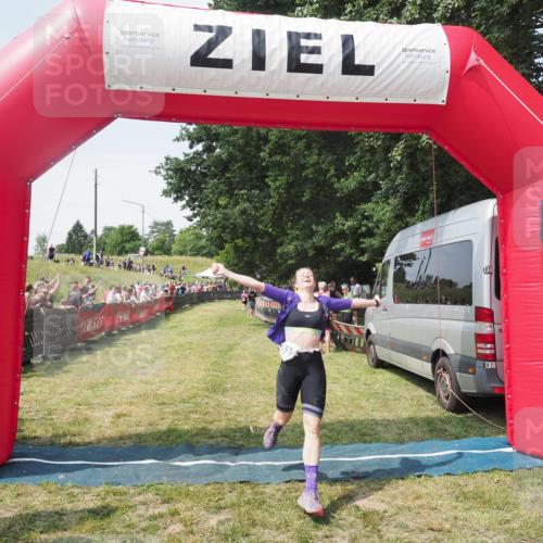 15.06.2025 - 27. Vierlanden-Triathlon KatJ http://msf.ph/oto/8051636 15.06.2025 11:39:28 Ziel 575 meine-sportfotos.de