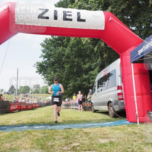 21.06.2025 - 27. Vierlanden-Triathlon KatJ http://msf.ph/oto/8051683 15.06.2025 11:40:29 Ziel  meine-sportfotos.de