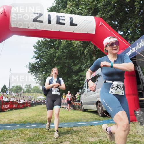21.06.2025 - 27. Vierlanden-Triathlon KatJ http://msf.ph/oto/8051701 15.06.2025 11:40:52 Ziel 604 meine-sportfotos.de