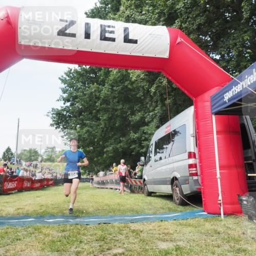 15.06.2025 - 27. Vierlanden-Triathlon KatJ http://msf.ph/oto/8051714 15.06.2025 11:40:57 Ziel  meine-sportfotos.de
