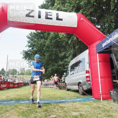 15.06.2025 - 27. Vierlanden-Triathlon KatJ http://msf.ph/oto/8051719 15.06.2025 11:40:58 Ziel  meine-sportfotos.de