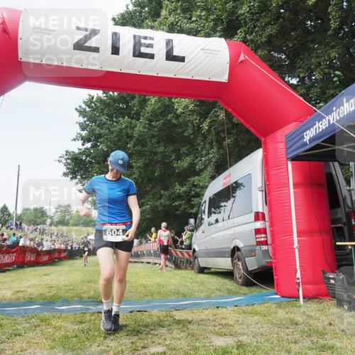 15.06.2025 - 27. Vierlanden-Triathlon KatJ http://msf.ph/oto/8051720 15.06.2025 11:40:58 Ziel  meine-sportfotos.de