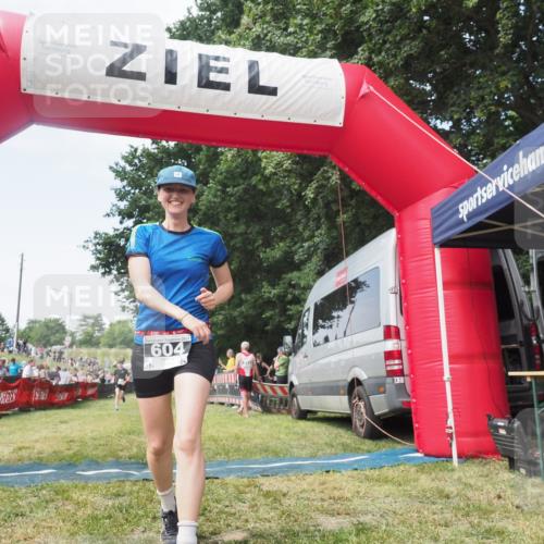 15.06.2025 - 27. Vierlanden-Triathlon KatJ http://msf.ph/oto/8051724 15.06.2025 11:40:59 Ziel  meine-sportfotos.de