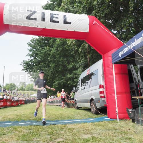 15.06.2025 - 27. Vierlanden-Triathlon KatJ http://msf.ph/oto/8051729 15.06.2025 11:41:03 Ziel  meine-sportfotos.de