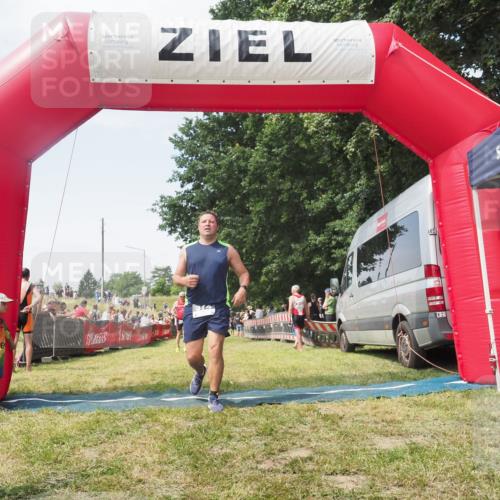 21.06.2025 - 27. Vierlanden-Triathlon KatJ http://msf.ph/oto/8051753 15.06.2025 11:41:51 Ziel 429, 522 meine-sportfotos.de