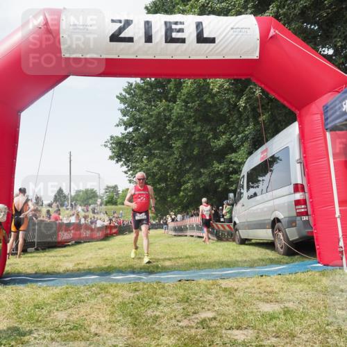 21.06.2025 - 27. Vierlanden-Triathlon KatJ http://msf.ph/oto/8051763 15.06.2025 11:41:54 Ziel 522 meine-sportfotos.de