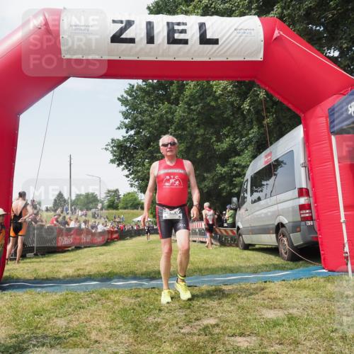 21.06.2025 - 27. Vierlanden-Triathlon KatJ http://msf.ph/oto/8051771 15.06.2025 11:41:56 Ziel 522 meine-sportfotos.de