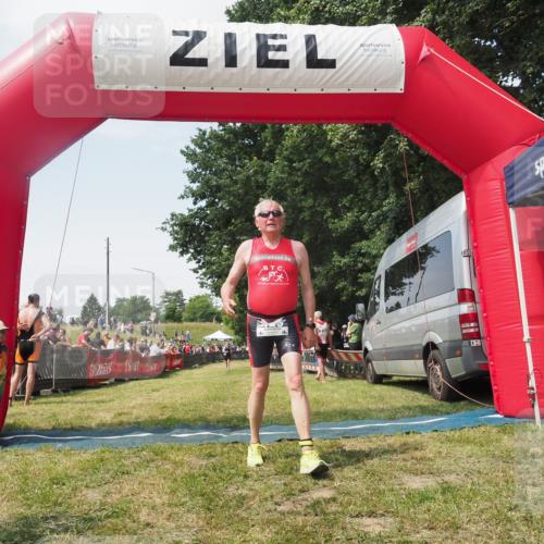 21.06.2025 - 27. Vierlanden-Triathlon KatJ http://msf.ph/oto/8051772 15.06.2025 11:41:56 Ziel 522 meine-sportfotos.de