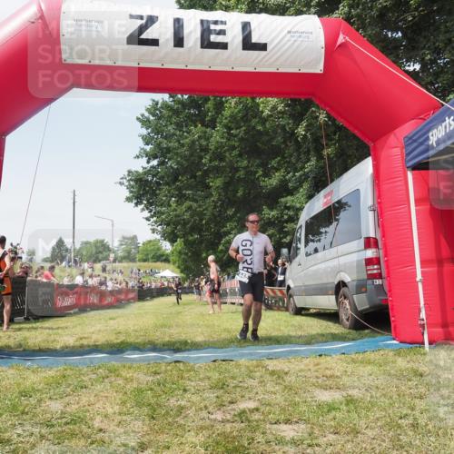 21.06.2025 - 27. Vierlanden-Triathlon KatJ http://msf.ph/oto/8051791 15.06.2025 11:42:27 Ziel 619 meine-sportfotos.de