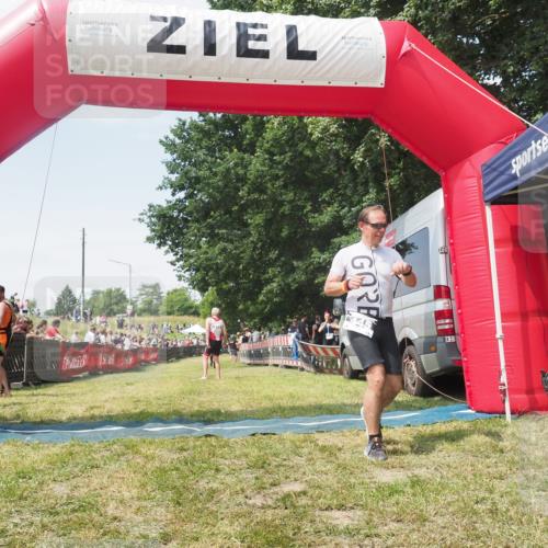 21.06.2025 - 27. Vierlanden-Triathlon KatJ http://msf.ph/oto/8051799 15.06.2025 11:42:28 Ziel 619 meine-sportfotos.de
