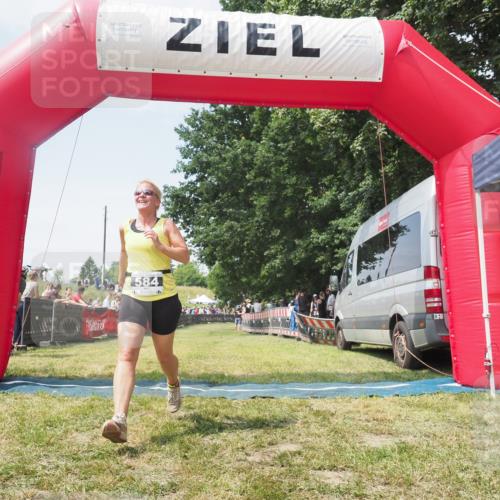 15.06.2025 - 27. Vierlanden-Triathlon KatJ http://msf.ph/oto/8051871 15.06.2025 11:43:02 Ziel  meine-sportfotos.de