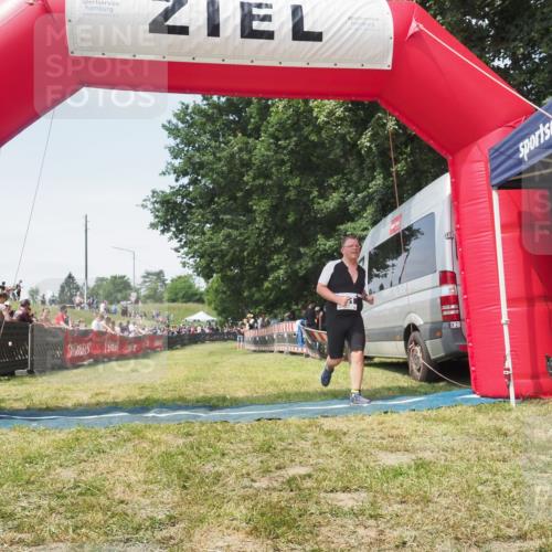 21.06.2025 - 27. Vierlanden-Triathlon KatJ http://msf.ph/oto/8051884 15.06.2025 11:43:30 Ziel  meine-sportfotos.de