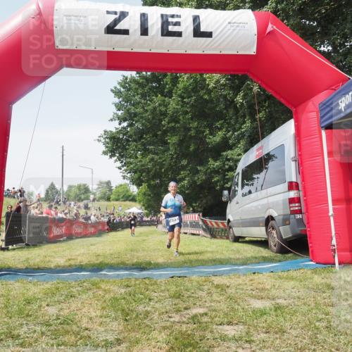 21.06.2025 - 27. Vierlanden-Triathlon KatJ http://msf.ph/oto/8051932 15.06.2025 11:44:46 Ziel 529 meine-sportfotos.de