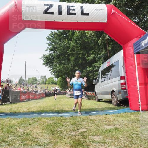 21.06.2025 - 27. Vierlanden-Triathlon KatJ http://msf.ph/oto/8051938 15.06.2025 11:44:47 Ziel 529 meine-sportfotos.de