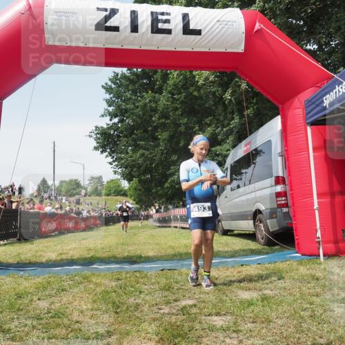 21.06.2025 - 27. Vierlanden-Triathlon KatJ http://msf.ph/oto/8051944 15.06.2025 11:44:48 Ziel 529 meine-sportfotos.de