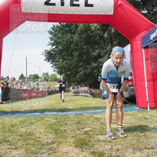 21.06.2025 - 27. Vierlanden-Triathlon KatJ http://msf.ph/oto/8051949 15.06.2025 11:44:50 Ziel  meine-sportfotos.de