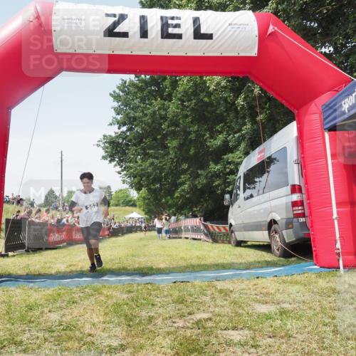 21.06.2025 - 27. Vierlanden-Triathlon KatJ http://msf.ph/oto/8051968 15.06.2025 11:45:08 Ziel 246, 444 meine-sportfotos.de