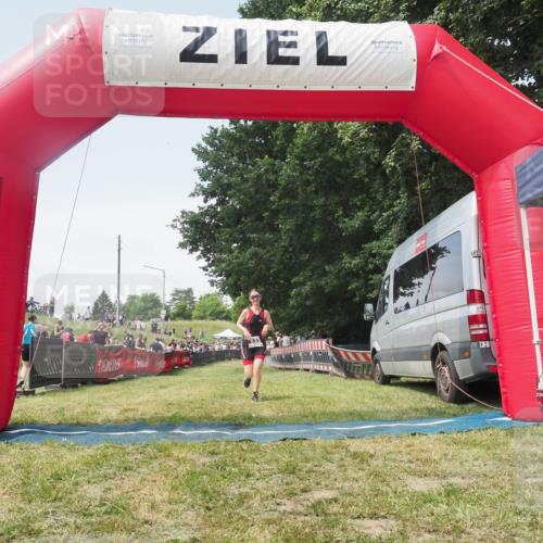 21.06.2025 - 27. Vierlanden-Triathlon KatJ http://msf.ph/oto/8052029 15.06.2025 11:46:17 Ziel 620 meine-sportfotos.de