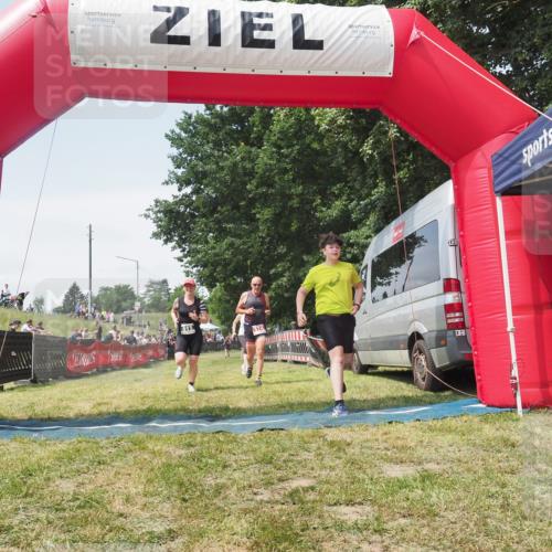 21.06.2025 - 27. Vierlanden-Triathlon KatJ http://msf.ph/oto/8052065 15.06.2025 11:46:35 Ziel 516 meine-sportfotos.de