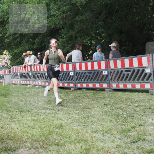 21.06.2025 - 27. Vierlanden-Triathlon KatJ http://msf.ph/oto/8052094 15.06.2025 11:47:50 Ziel 539 meine-sportfotos.de