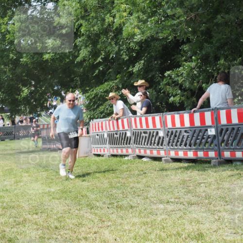 21.06.2025 - 27. Vierlanden-Triathlon KatJ http://msf.ph/oto/8052123 15.06.2025 11:48:45 Ziel 466 meine-sportfotos.de