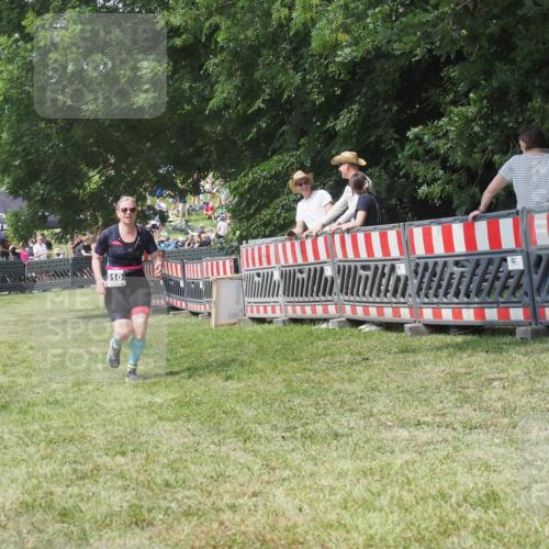 21.06.2025 - 27. Vierlanden-Triathlon KatJ http://msf.ph/oto/8052137 15.06.2025 11:48:53 Ziel 510 meine-sportfotos.de