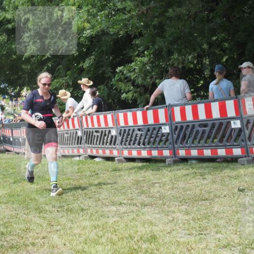 21.06.2025 - 27. Vierlanden-Triathlon KatJ http://msf.ph/oto/8052140 15.06.2025 11:48:55 Ziel 510 meine-sportfotos.de