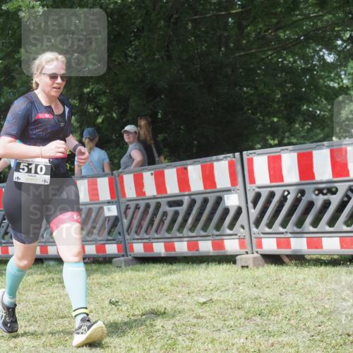 21.06.2025 - 27. Vierlanden-Triathlon KatJ http://msf.ph/oto/8052144 15.06.2025 11:48:56 Ziel 510 meine-sportfotos.de