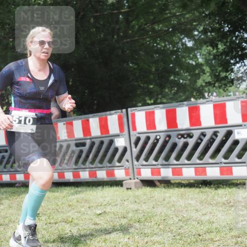 21.06.2025 - 27. Vierlanden-Triathlon KatJ http://msf.ph/oto/8052146 15.06.2025 11:48:56 Ziel 510 meine-sportfotos.de