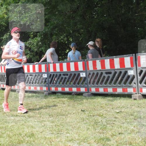 21.06.2025 - 27. Vierlanden-Triathlon KatJ http://msf.ph/oto/8052206 15.06.2025 11:51:05 Ziel 371 meine-sportfotos.de
