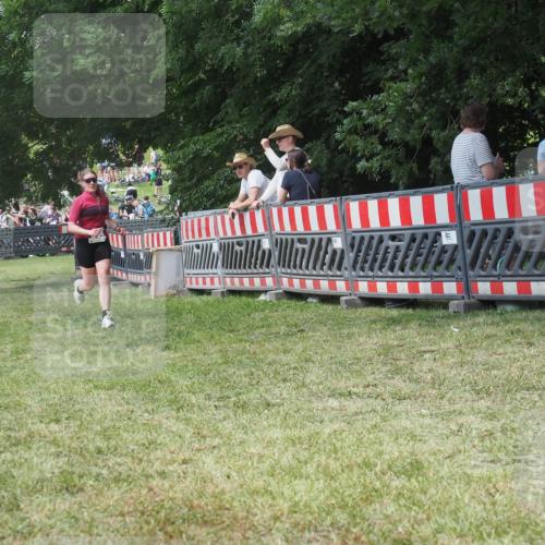 21.06.2025 - 27. Vierlanden-Triathlon KatJ http://msf.ph/oto/8052212 15.06.2025 11:52:24 Ziel 556 meine-sportfotos.de