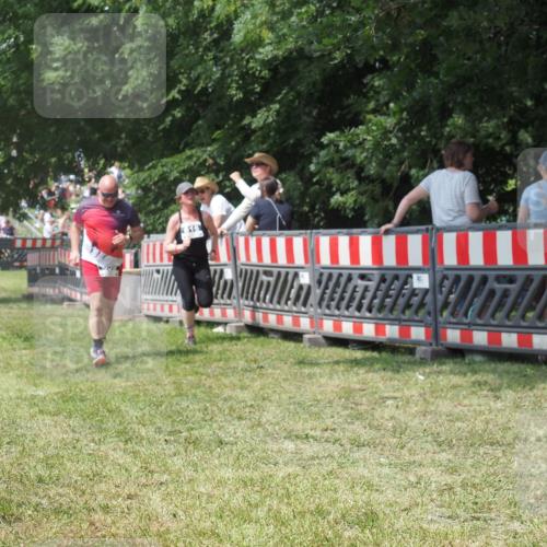 21.06.2025 - 27. Vierlanden-Triathlon KatJ http://msf.ph/oto/8052226 15.06.2025 11:52:45 Ziel 459, 593, 616 meine-sportfotos.de