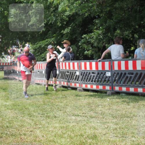 21.06.2025 - 27. Vierlanden-Triathlon KatJ http://msf.ph/oto/8052227 15.06.2025 11:52:45 Ziel 459, 593, 616 meine-sportfotos.de