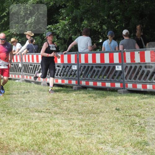 21.06.2025 - 27. Vierlanden-Triathlon KatJ http://msf.ph/oto/8052231 15.06.2025 11:52:46 Ziel 459, 593, 616 meine-sportfotos.de