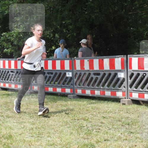 21.06.2025 - 27. Vierlanden-Triathlon KatJ http://msf.ph/oto/8052244 15.06.2025 11:52:50 Ziel 459, 593 meine-sportfotos.de